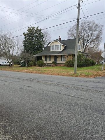 324 Salem Street, Lexington, NC 27292