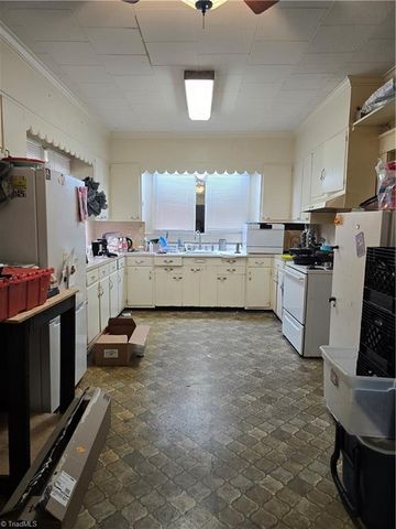 324 Salem Street, Lexington, NC 27292