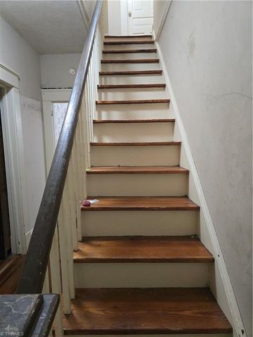 324 Salem Street, Lexington, NC 27292