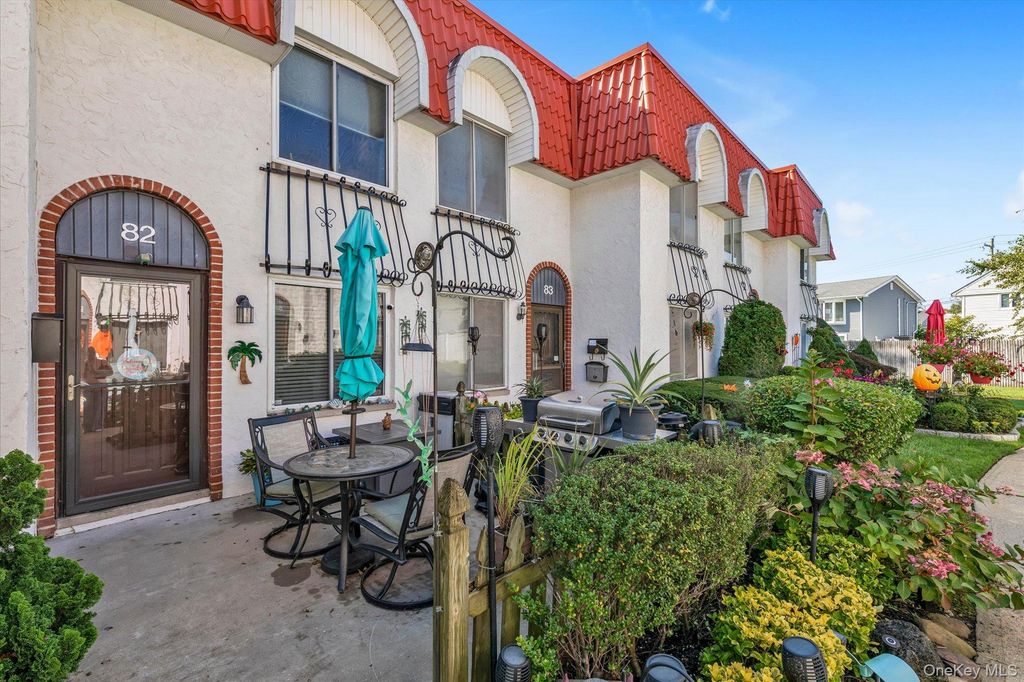 82 Alhambra Drive, Oceanside, NY 11572 — photo 2