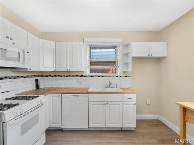 1464 Sproule Avenue, St Louis, MO 63139