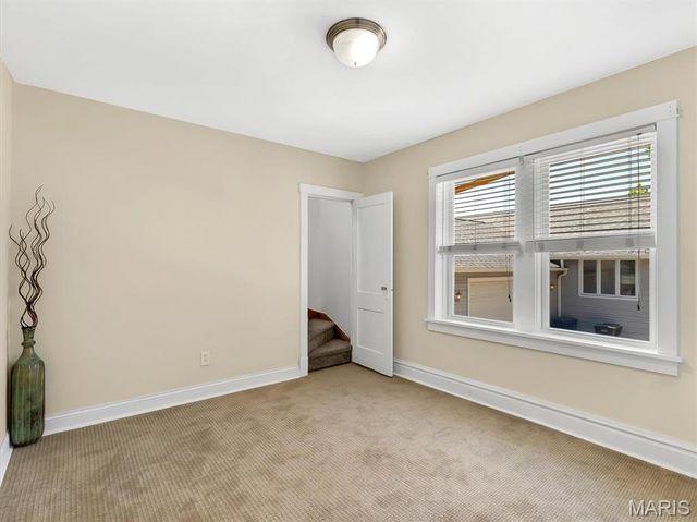 1464 Sproule Avenue, St Louis, MO 63139