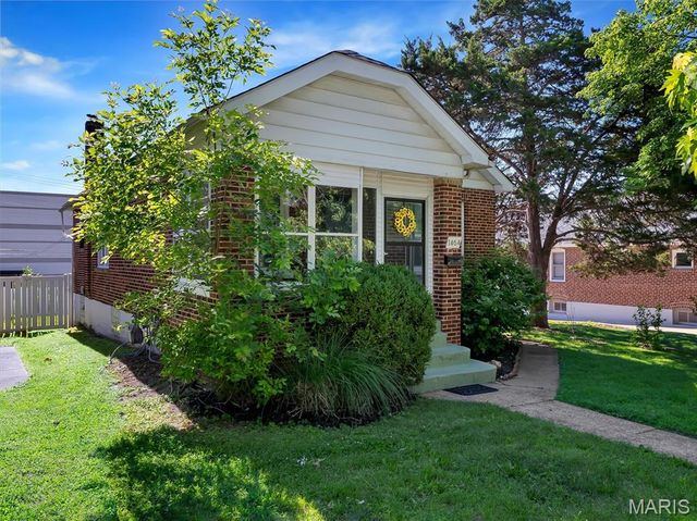 1464 Sproule Avenue, St Louis, MO 63139