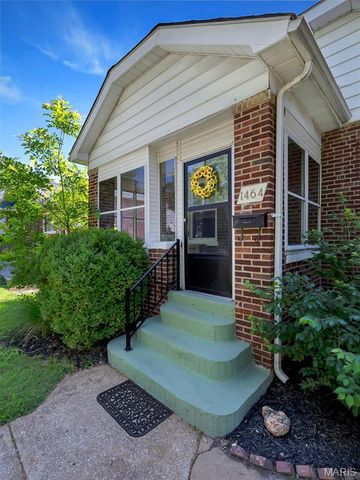 1464 Sproule Avenue, St Louis, MO 63139