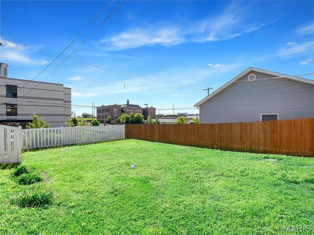 1464 Sproule Avenue, St Louis, MO 63139