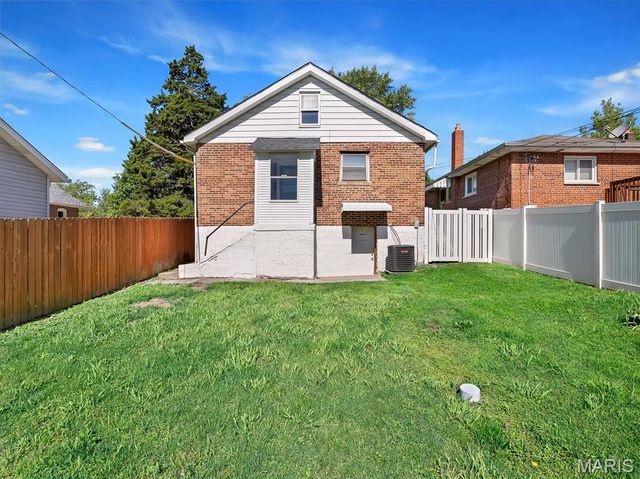 1464 Sproule Avenue, St Louis, MO 63139