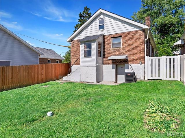 1464 Sproule Avenue, St Louis, MO 63139