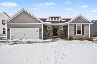 8674 Oakhill Drive, Freeland, MI 48623