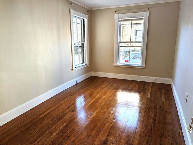 43 Summit Ave 1, Salem, MA 01970