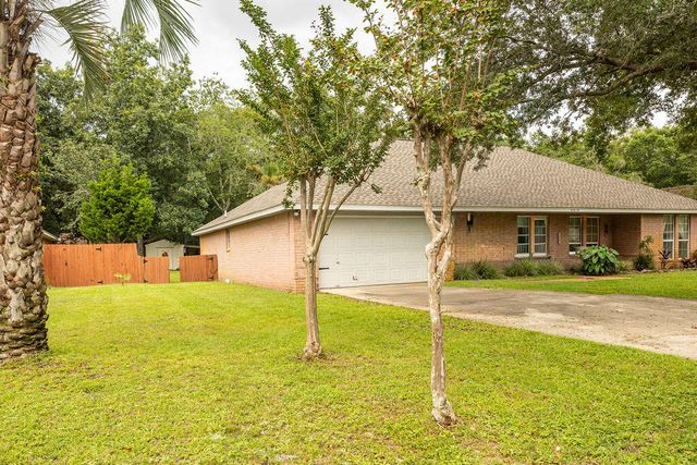 6910 Calle De Caballero, Navarre, FL 32566