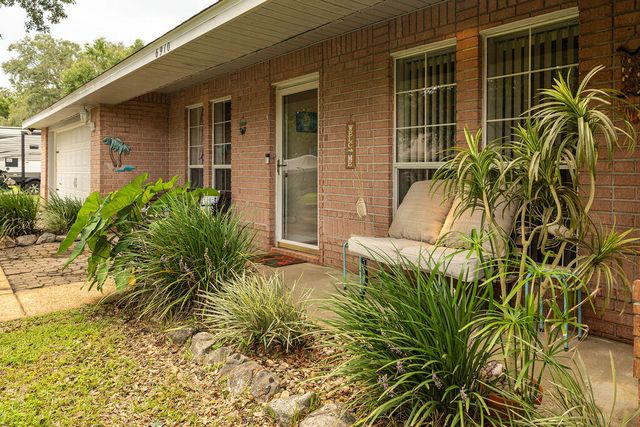 6910 Calle De Caballero, Navarre, FL 32566