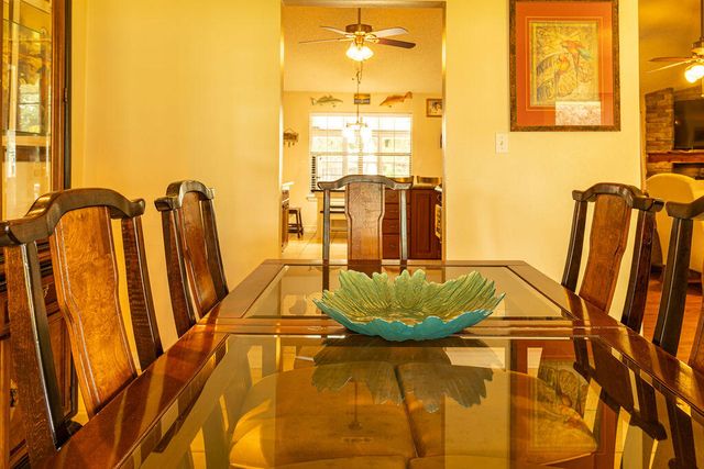 6910 Calle De Caballero, Navarre, FL 32566