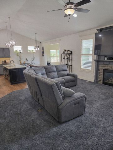 215 Abigail Lane, Waukee, IA 50263