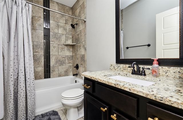 215 Abigail Lane, Waukee, IA 50263