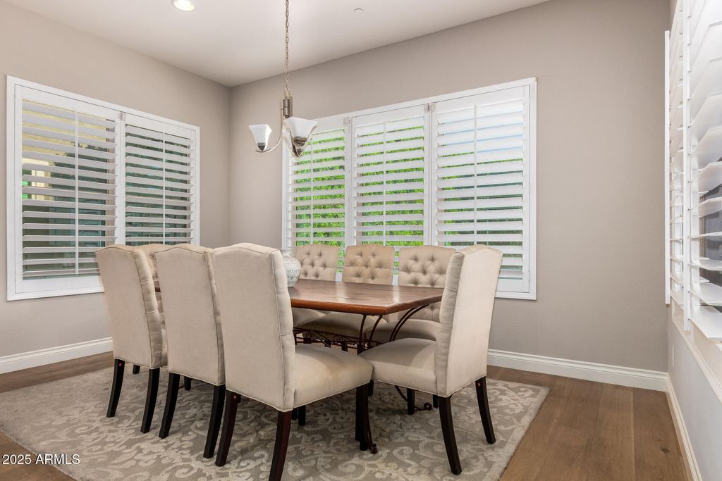 Image 11 of property listing at 10143 W EL CORTEZ Place, Peoria, AZ 85383