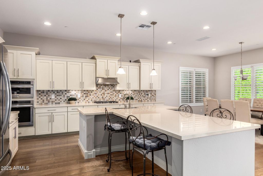 Image 14 of property listing at 10143 W EL CORTEZ Place, Peoria, AZ 85383