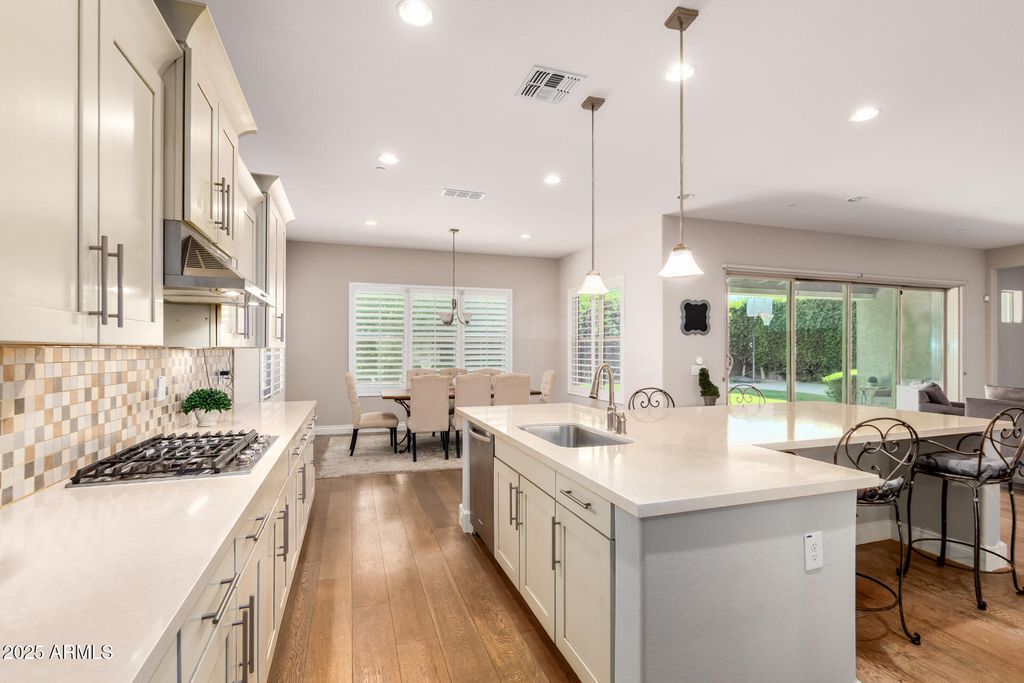 Image 15 of property listing at 10143 W EL CORTEZ Place, Peoria, AZ 85383