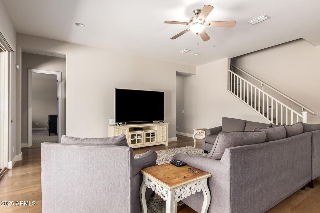 Image 5 of property listing at 10143 W EL CORTEZ Place, Peoria, AZ 85383