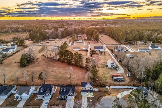 403 Dunbarton Ln., Conway, SC 29526