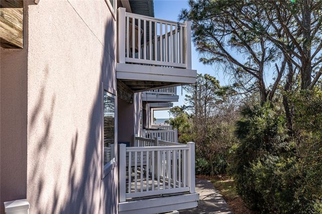 1524 Wood Ave 208, St Simons Island, GA 31522