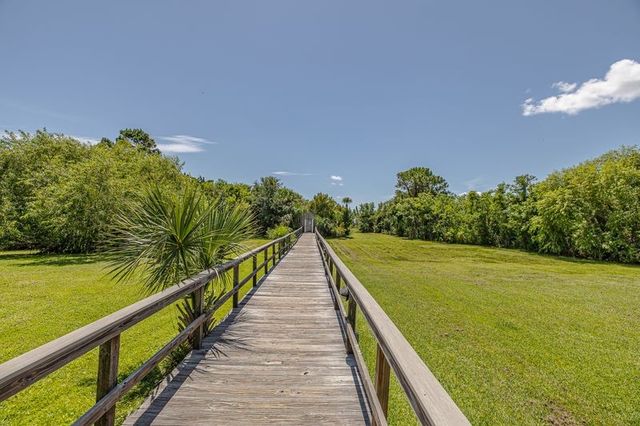 1524 Wood Ave 208, St Simons Island, GA 31522