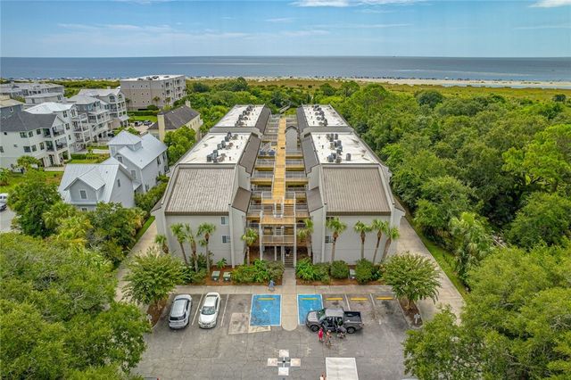 1524 Wood Ave 208, St Simons Island, GA 31522