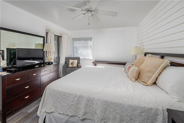 1524 Wood Ave 208, St Simons Island, GA 31522