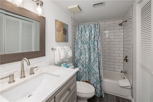 1524 Wood Ave 208, St Simons Island, GA 31522