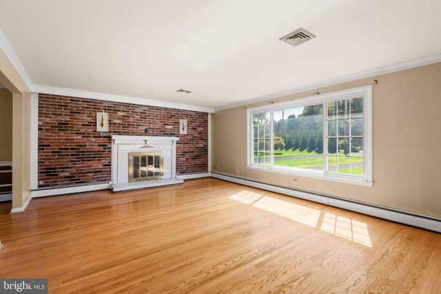 963 DARBY PAOLI RD, Berwyn, PA 19312