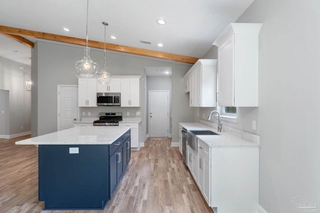 8326 Vickie St, Pensacola, FL 32514