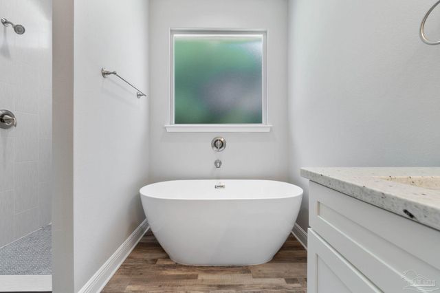 8326 Vickie St, Pensacola, FL 32514