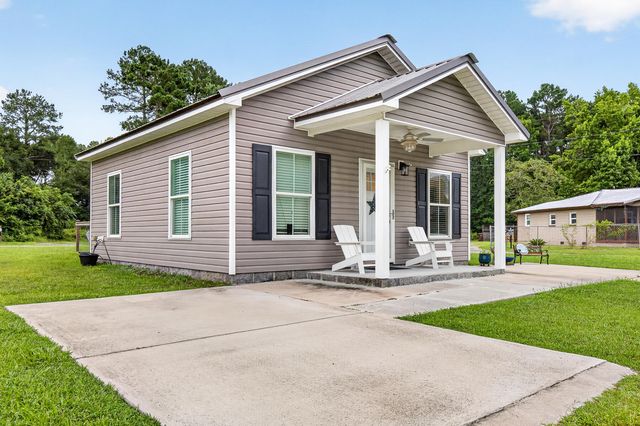318 S Live Oak Drive, Moncks Corner, SC 29461
