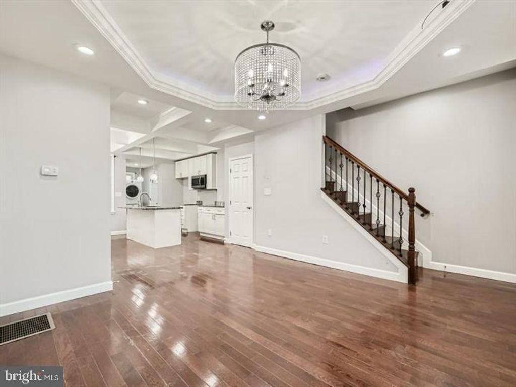 905 E PATAPSCO AVENUE, Baltimore, MD 21225