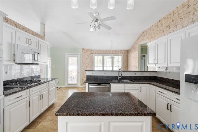 11375 Otter Run Dr, Ashland, VA 23005