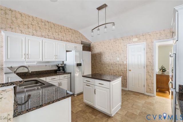 11375 Otter Run Dr, Ashland, VA 23005