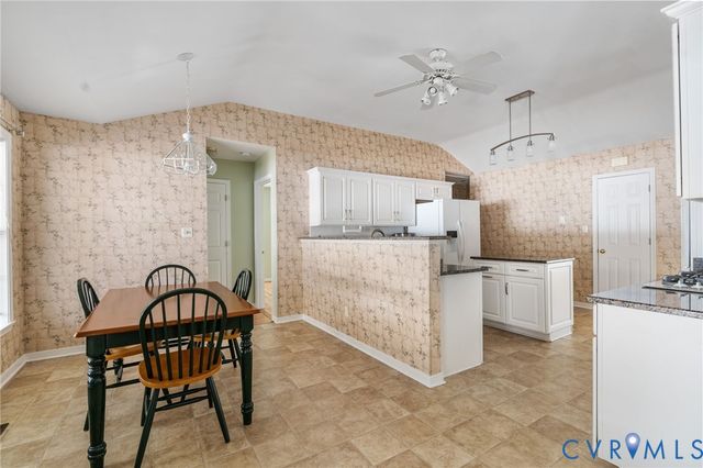 11375 Otter Run Dr, Ashland, VA 23005