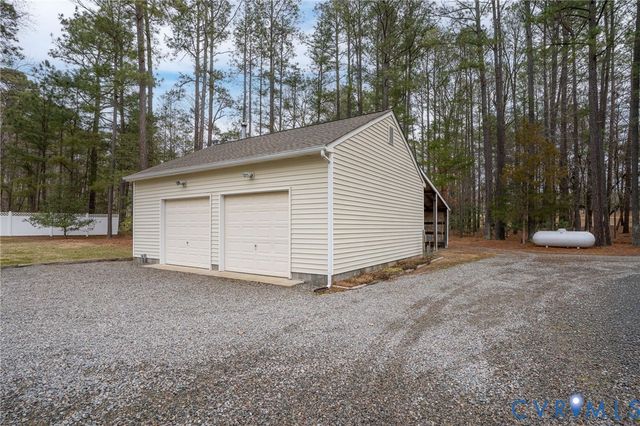 11375 Otter Run Dr, Ashland, VA 23005