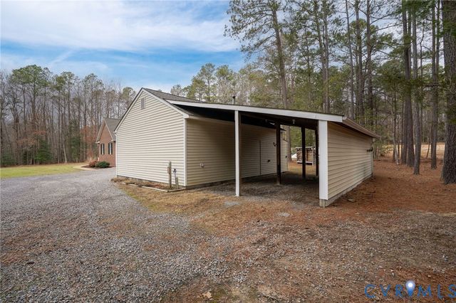 11375 Otter Run Dr, Ashland, VA 23005