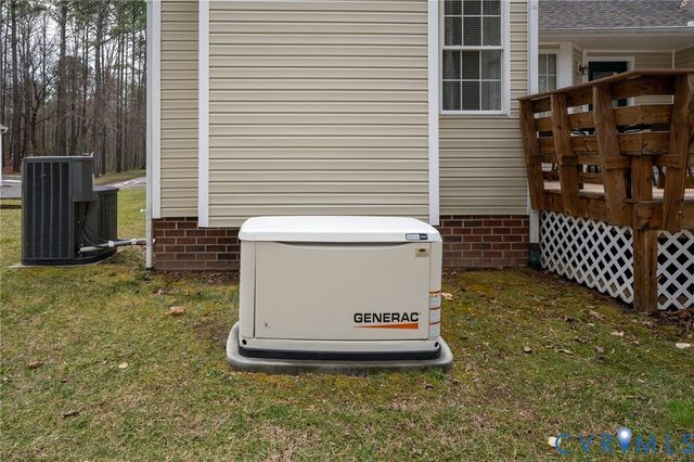 11375 Otter Run Dr, Ashland, VA 23005