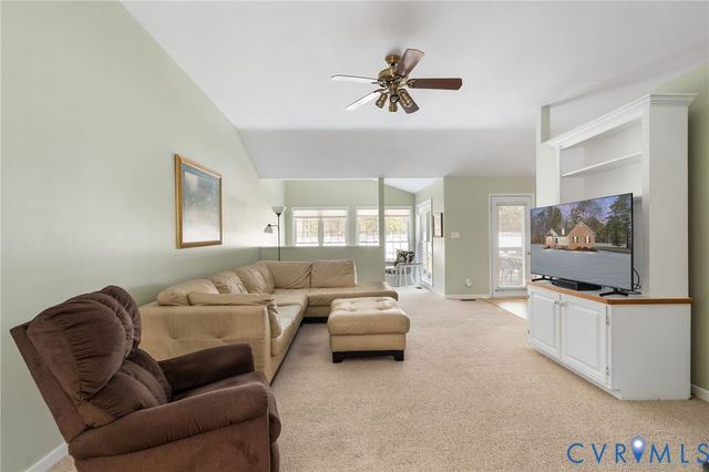 11375 Otter Run Dr, Ashland, VA 23005