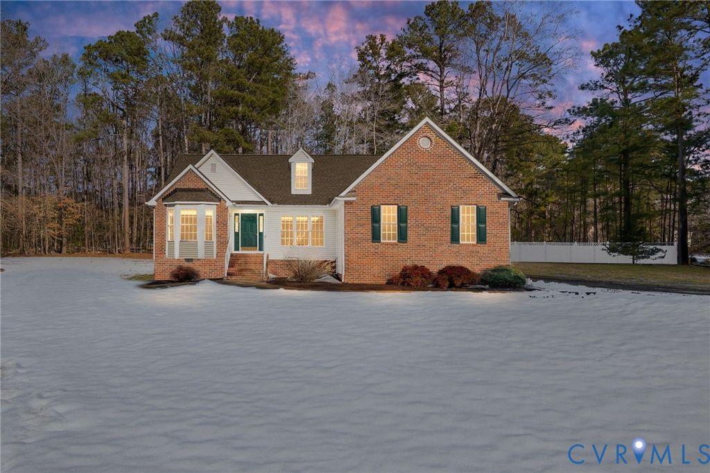 11375 Otter Run Dr, Ashland, VA 23005