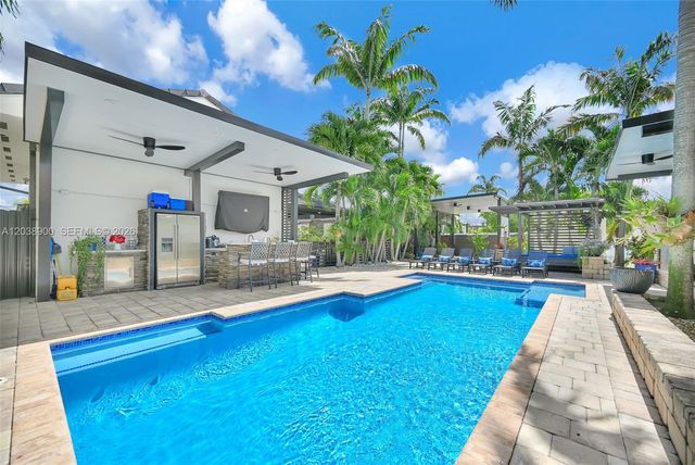 13800 SW 38th St, Miami, FL 33175