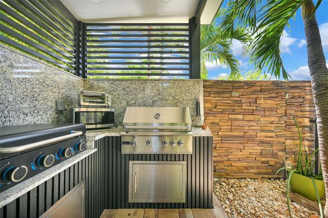13800 SW 38th St, Miami, FL 33175