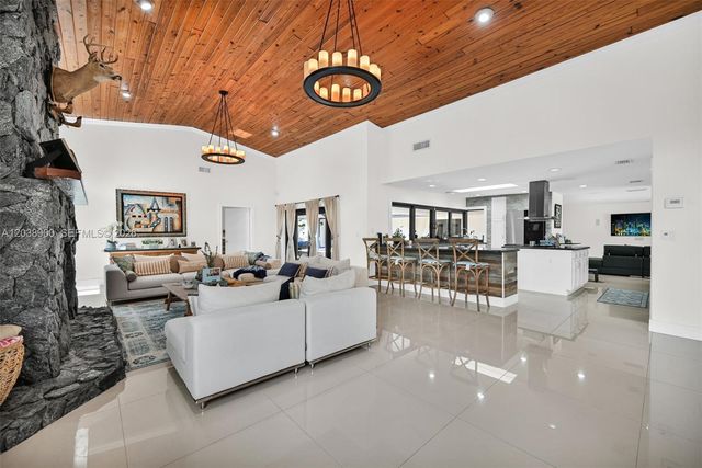 13800 SW 38th St, Miami, FL 33175
