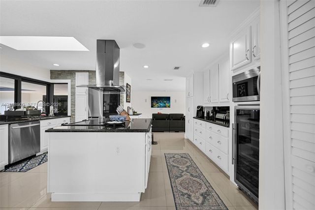 13800 SW 38th St, Miami, FL 33175