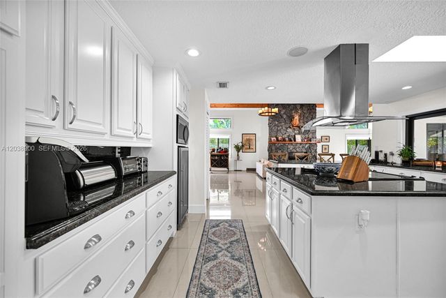13800 SW 38th St, Miami, FL 33175