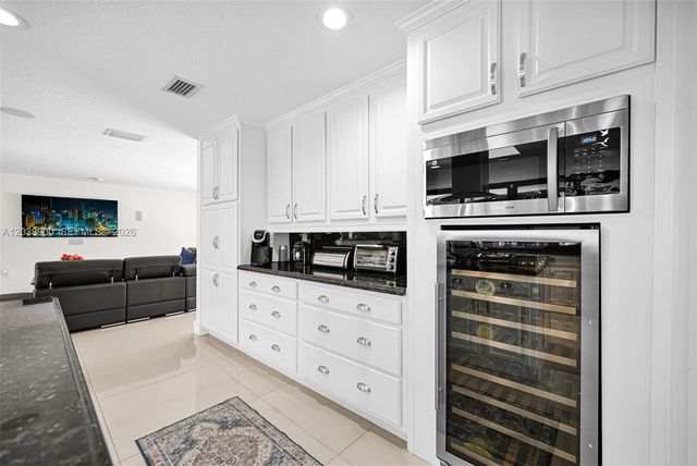 13800 SW 38th St, Miami, FL 33175