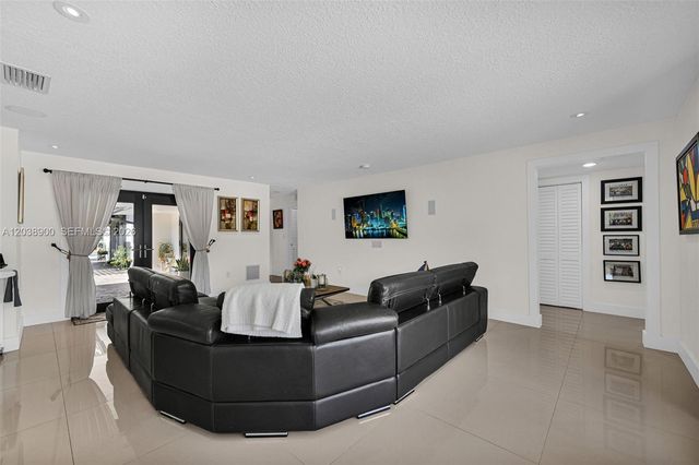 13800 SW 38th St, Miami, FL 33175