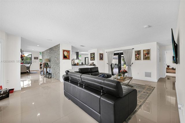 13800 SW 38th St, Miami, FL 33175