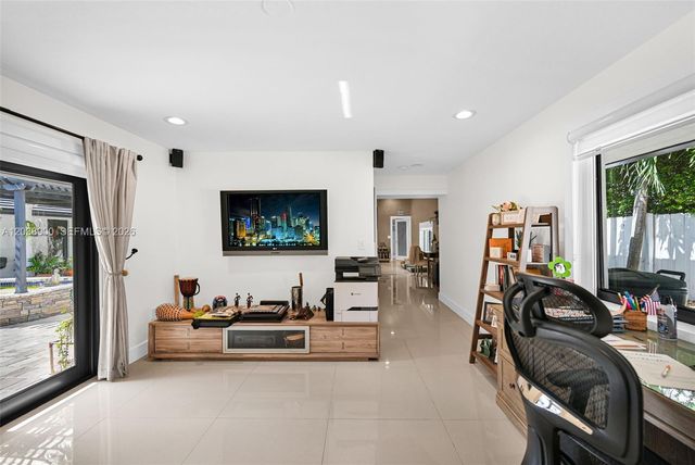 13800 SW 38th St, Miami, FL 33175